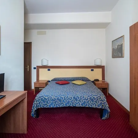 Italia & Lombardi 3* Montefiascone